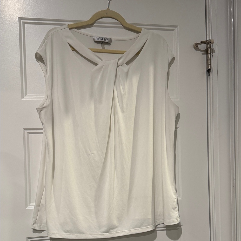 Kasper Women's Cream Sleeveless Blouse